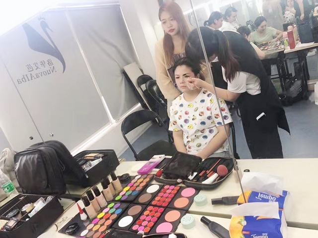 學化妝需要多長時間