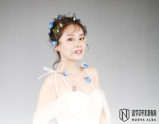新手學化妝需要多長時間和費用